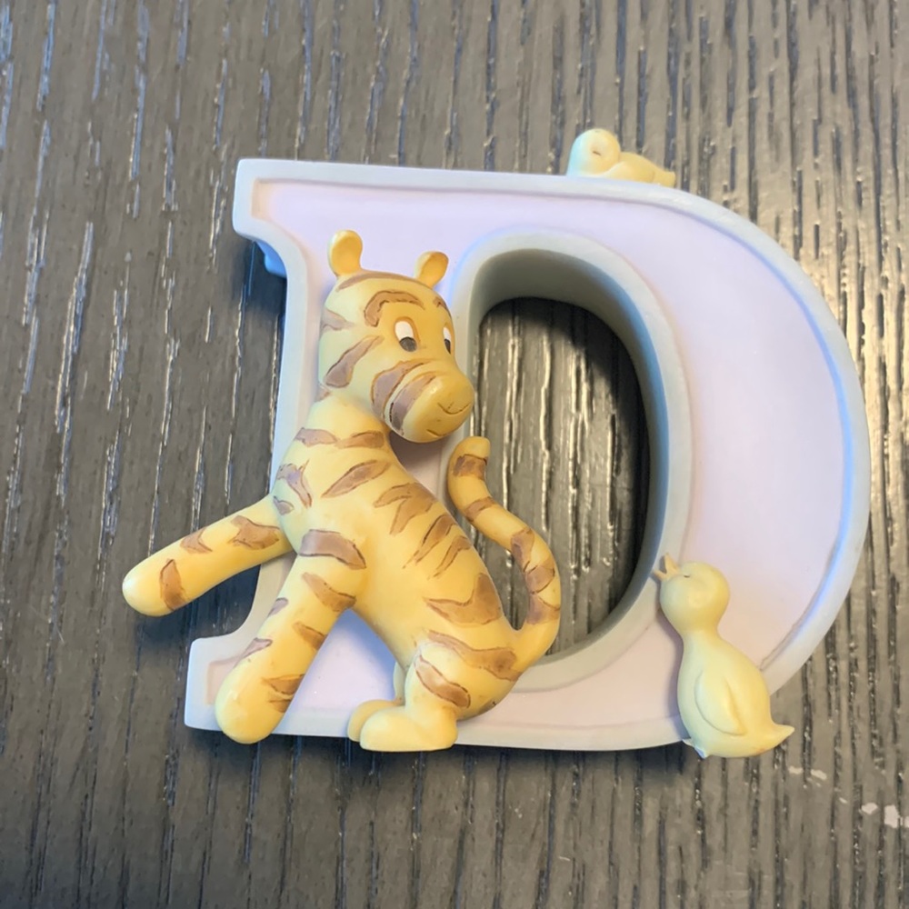 Disney Classic Pooh ceramic figure - Letter D